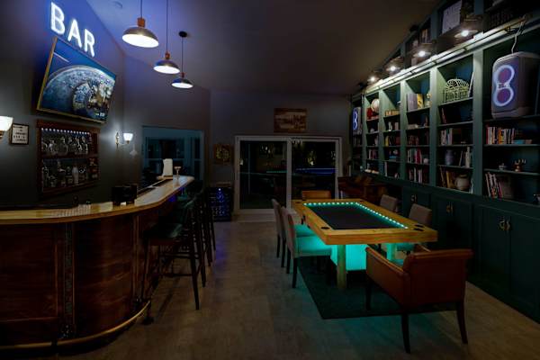 Pool, Bar & Games | Ft Lauderdale Home