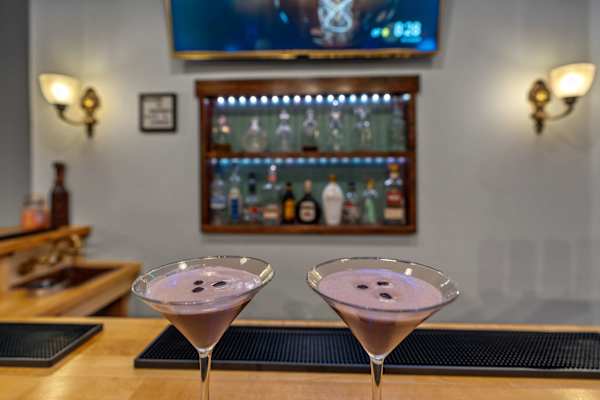 Pool, Bar & Games | Ft Lauderdale Home