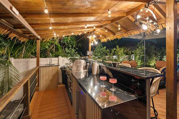 Pool, Bar & Games | Ft Lauderdale Home