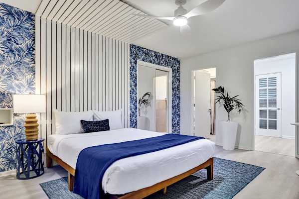 5 Min to Beach, Private 4-Unit Building