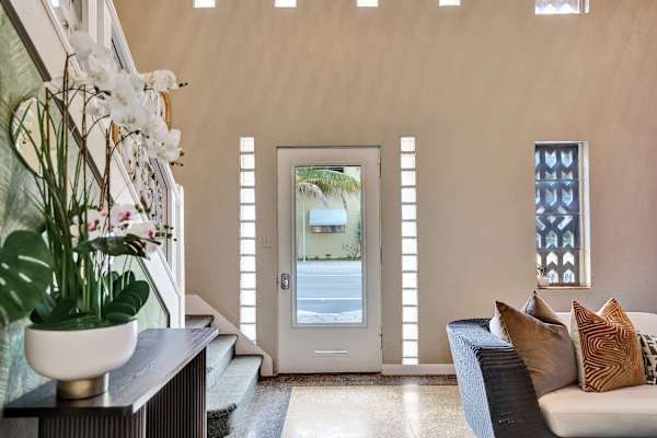 5 Min to Beach, Private 4-Unit Building