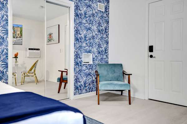 5 Min to Beach, Private 4-Unit Building