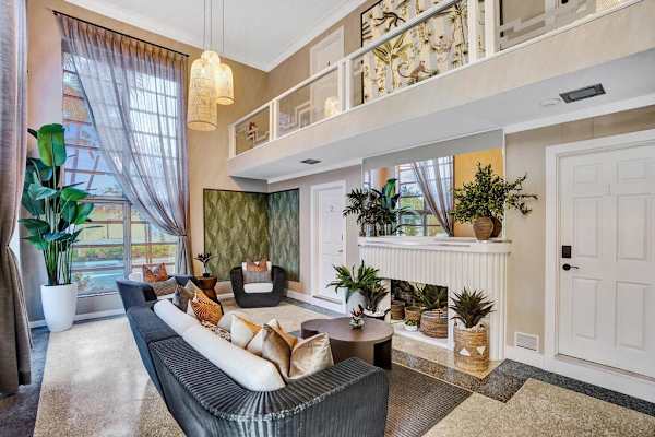 5 Min to Beach, Private 4-Unit Building