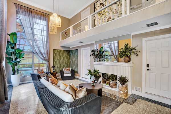 5 Min to Beach, Private 4-Unit Building