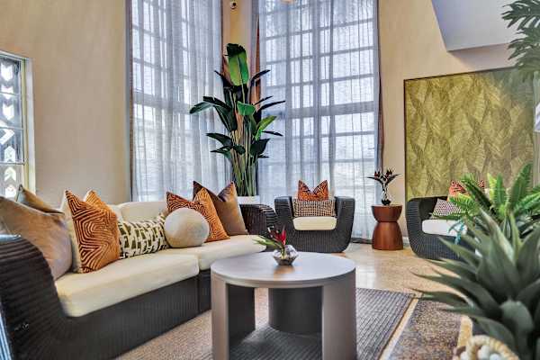 5 Min to Beach, Private 4-Unit Building