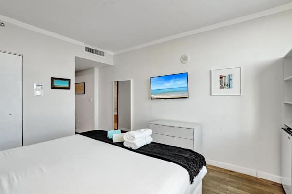 Bay View 2BR at The Arya Coconut Grove