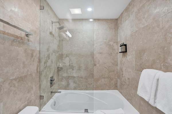 Bay View 2BR at The Arya Coconut Grove