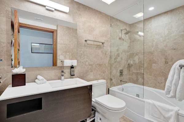 Bay View 2BR at The Arya Coconut Grove