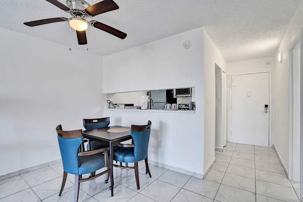 Park Towers Studio Near Hard Rock Stadium