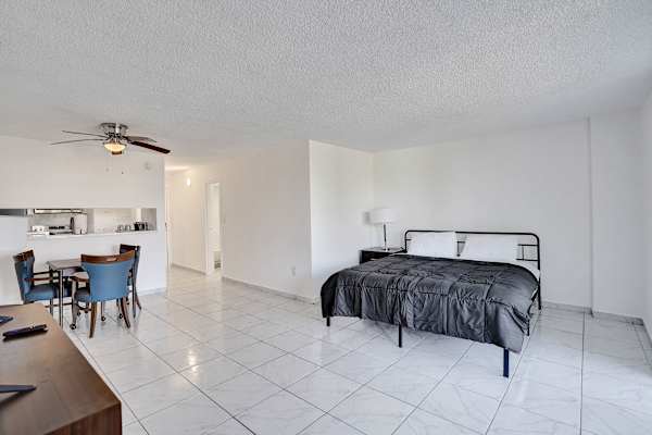 Park Towers Studio Near Hard Rock Stadium