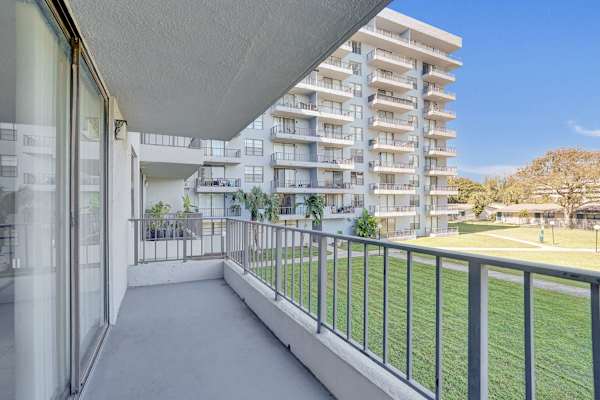 Park Towers Studio Near Hard Rock Stadium