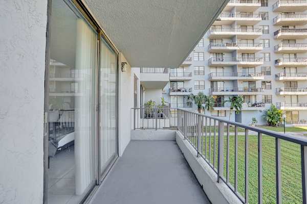 Park Towers Studio Near Hard Rock Stadium