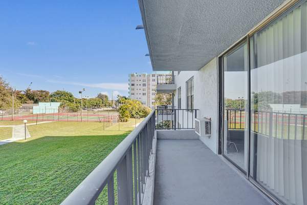 Park Towers Studio Near Hard Rock Stadium