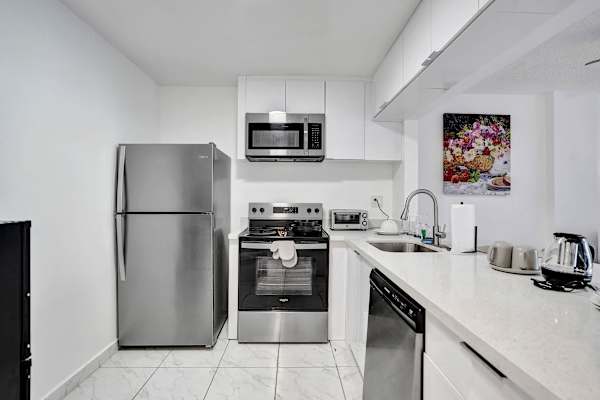 Modern 1BR Getaway Near Hard Rock Stadium