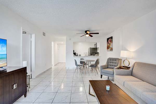 Modern 1BR Getaway Near Hard Rock Stadium