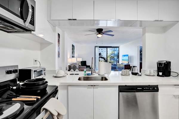 Modern 1BR Getaway Near Hard Rock Stadium
