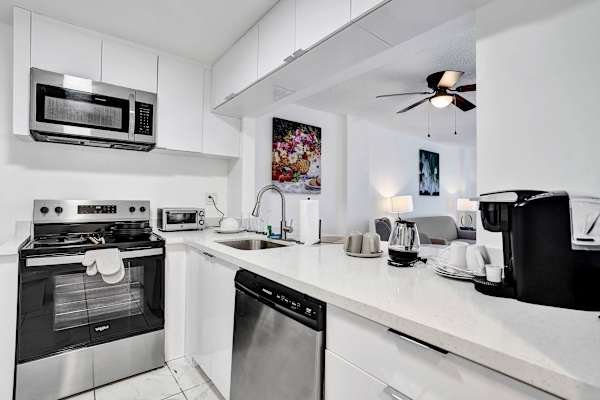Modern 1BR Getaway Near Hard Rock Stadium