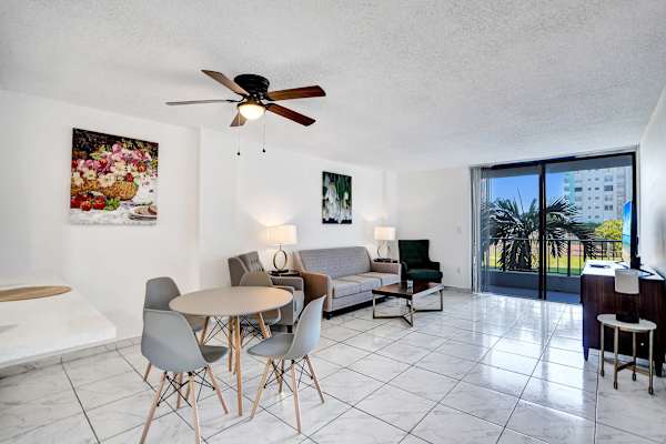 Modern 1BR Getaway Near Hard Rock Stadium