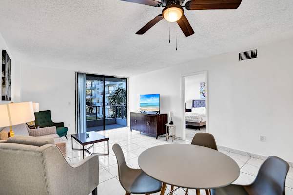Modern 1BR Getaway Near Hard Rock Stadium