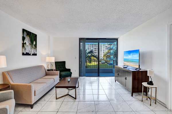 Modern 1BR Getaway Near Hard Rock Stadium