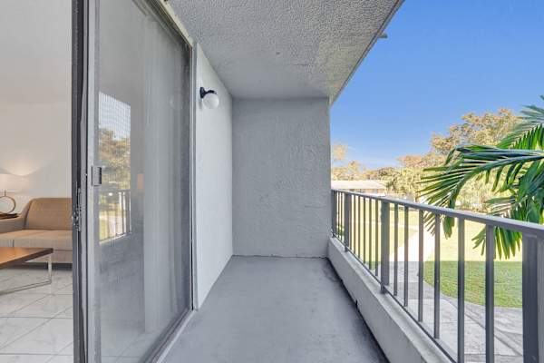 Modern 1BR Getaway Near Hard Rock Stadium