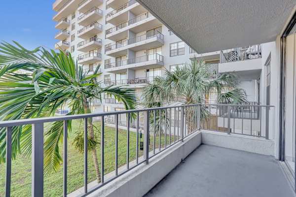 Modern 1BR Getaway Near Hard Rock Stadium