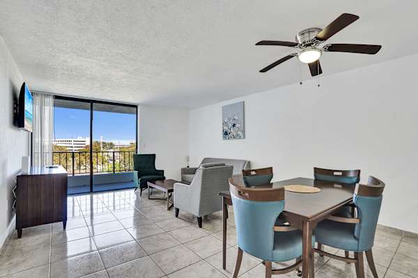 Park Towers Homey 1BR Escape | Hard Rock Stadium