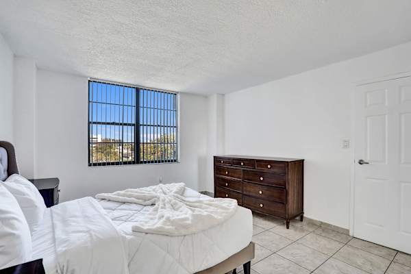 Park Towers Homey 1BR Escape | Hard Rock Stadium