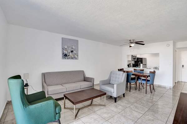 Park Towers Homey 1BR Escape | Hard Rock Stadium