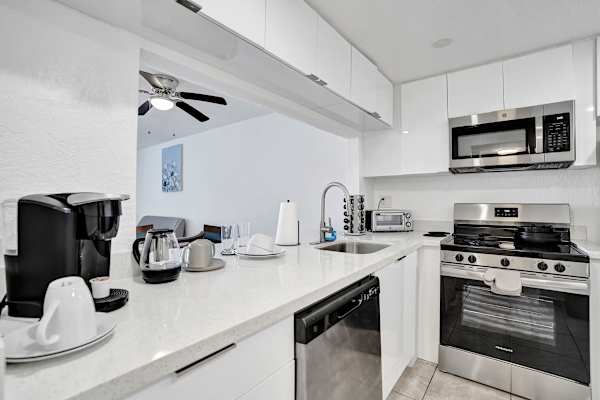 Park Towers Homey 1BR Escape | Hard Rock Stadium