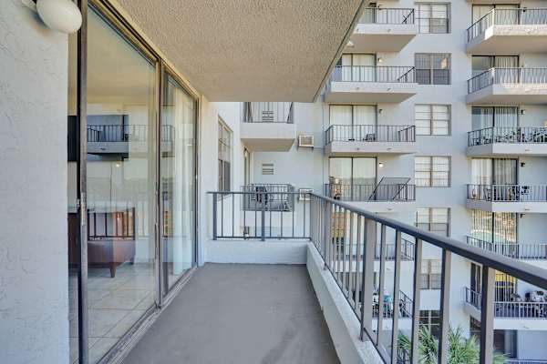 Park Towers Homey 1BR Escape | Hard Rock Stadium