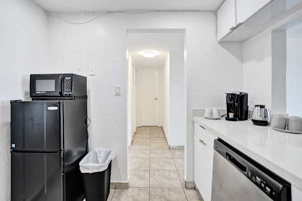 Park Towers Homey 1BR Escape | Hard Rock Stadium