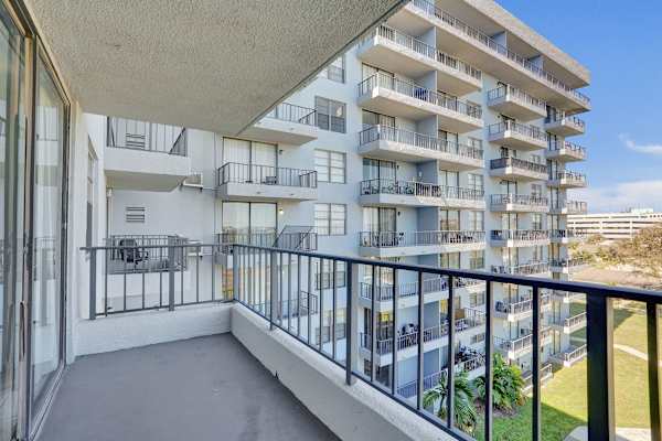 Park Towers Homey 1BR Escape | Hard Rock Stadium