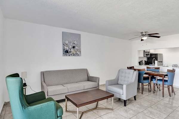 Park Towers Homey 1BR Escape | Hard Rock Stadium