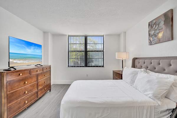 Park Towers 1BR Escape Near Hard Rock