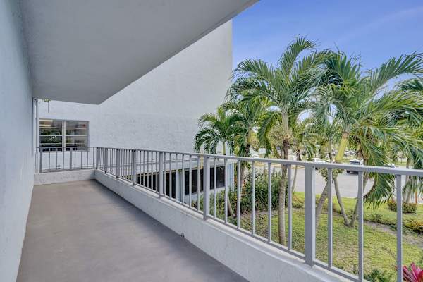 Park Towers 1BR Escape Near Hard Rock