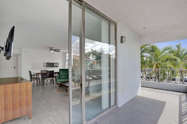 Park Towers 1BR Escape Near Hard Rock