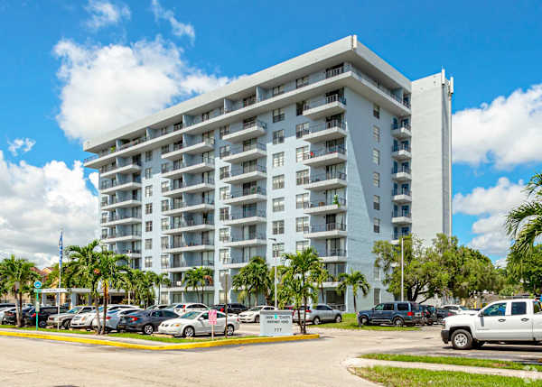 Park Towers 1BR Escape Near Hard Rock