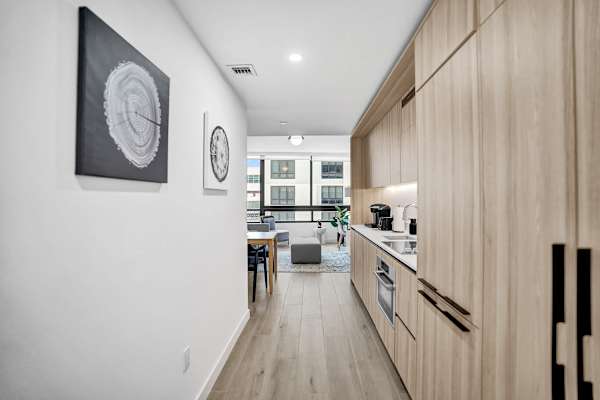 Miami 2BR Condo | Rooftop Jacuzzi, Pool & Gym