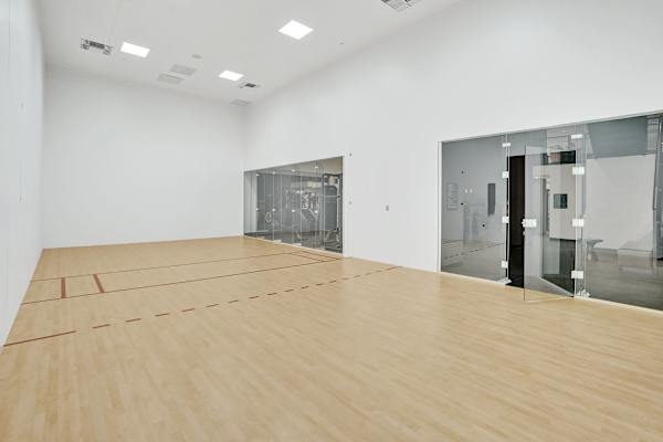 Miami 2BR Condo | Rooftop Jacuzzi, Pool & Gym