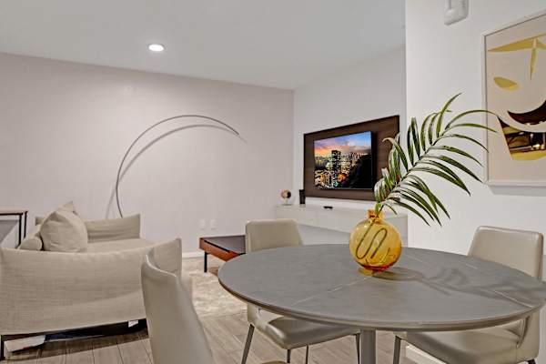 47th Floor Miami Studio w/ Balcony & Rooftop Pool