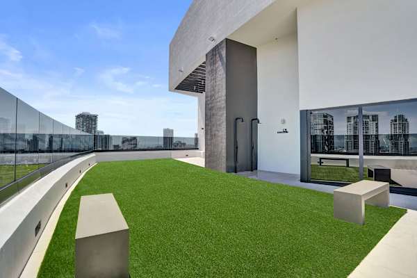 Miami 2BR Condo | Rooftop Jacuzzi, Pool & Gym