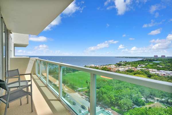 Bay View Retreat at Arya w/ Balcony & Kitchen