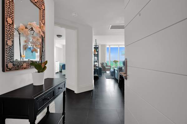 Bay View Retreat at Arya w/ Balcony & Kitchen