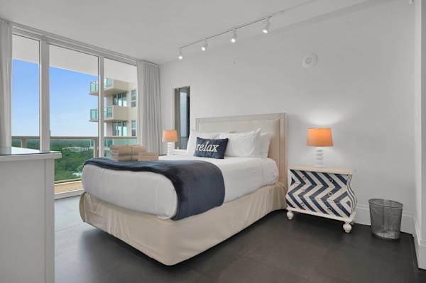 Bay View Retreat at Arya w/ Balcony & Kitchen