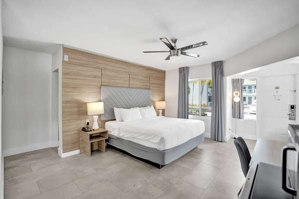 Botanica King Stay w/ Sofa Bed at Ocean Blvd