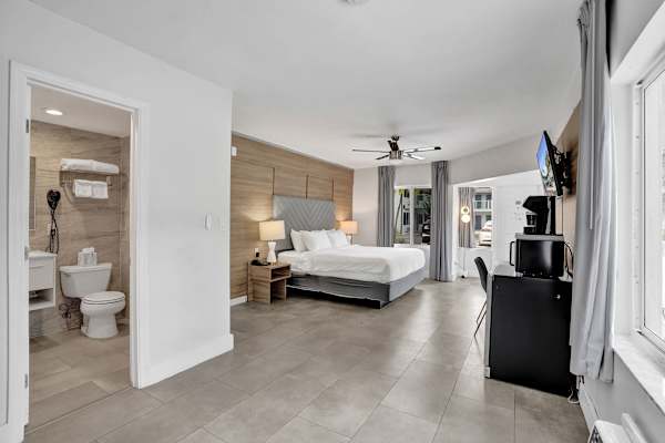 Botanica King Stay w/ Sofa Bed at Ocean Blvd