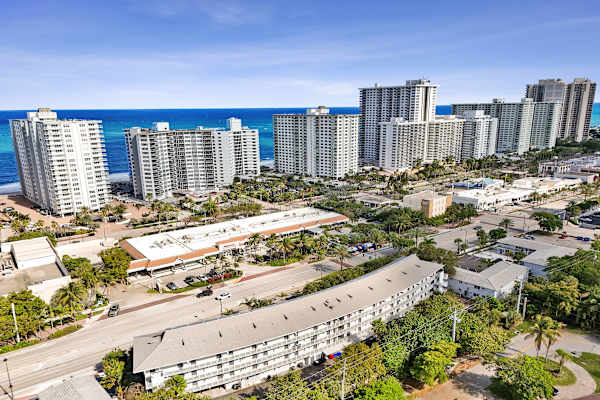 Fort Lauderdale Suite w/ Kitchenette |The Botanica