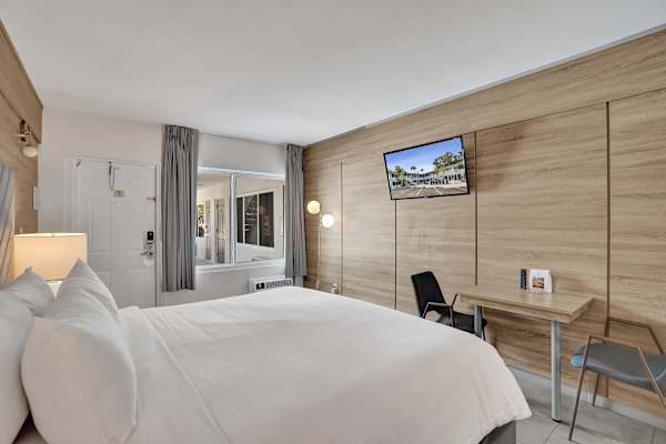 Ocean Blvd King Suite Near Beach