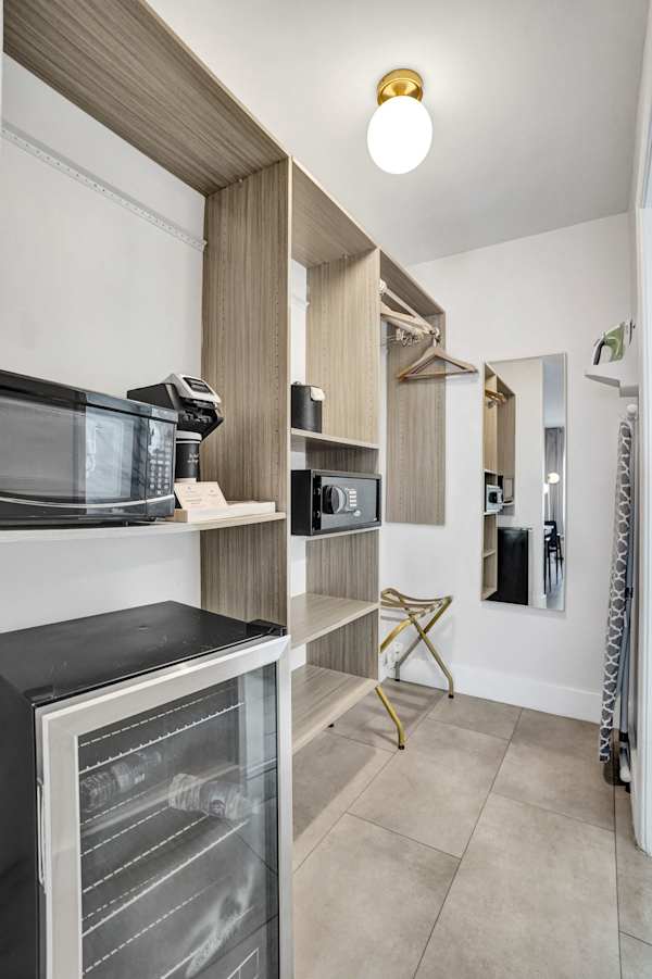 Ocean Blvd King Suite Near Beach